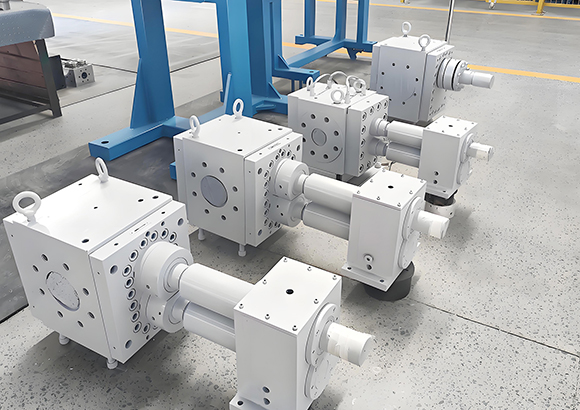 雙軸驅動熔體泵